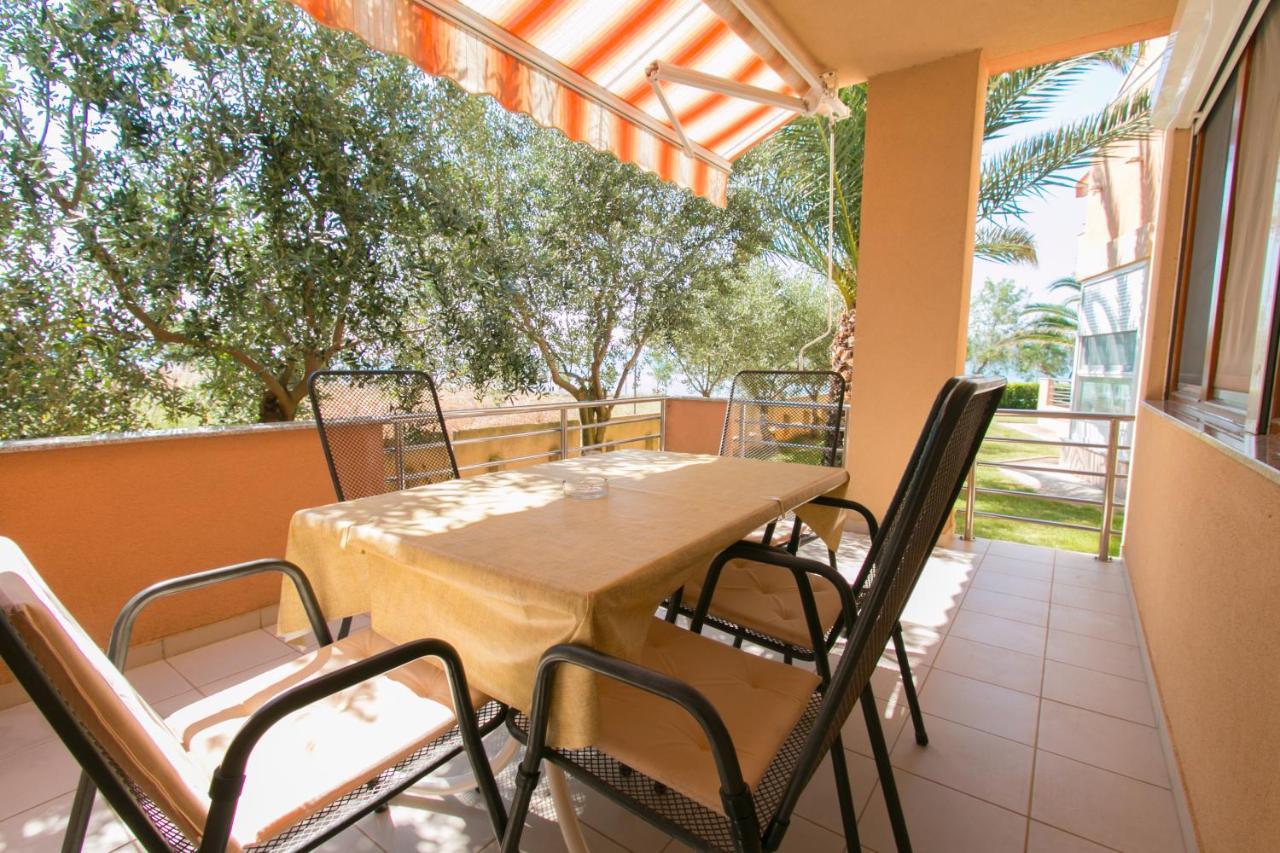 Apartments Matas Sukošan Екстериор снимка
