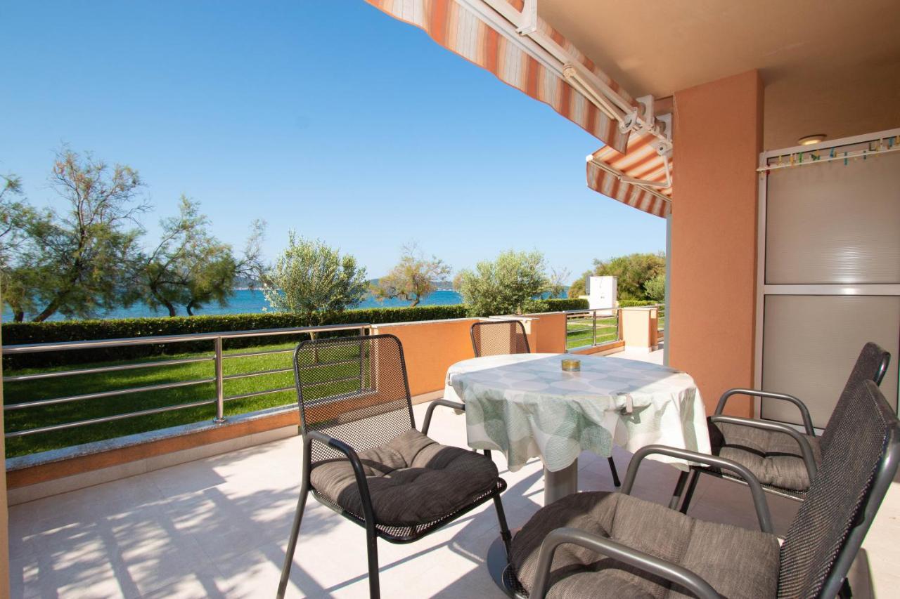 Apartments Matas Sukošan Екстериор снимка