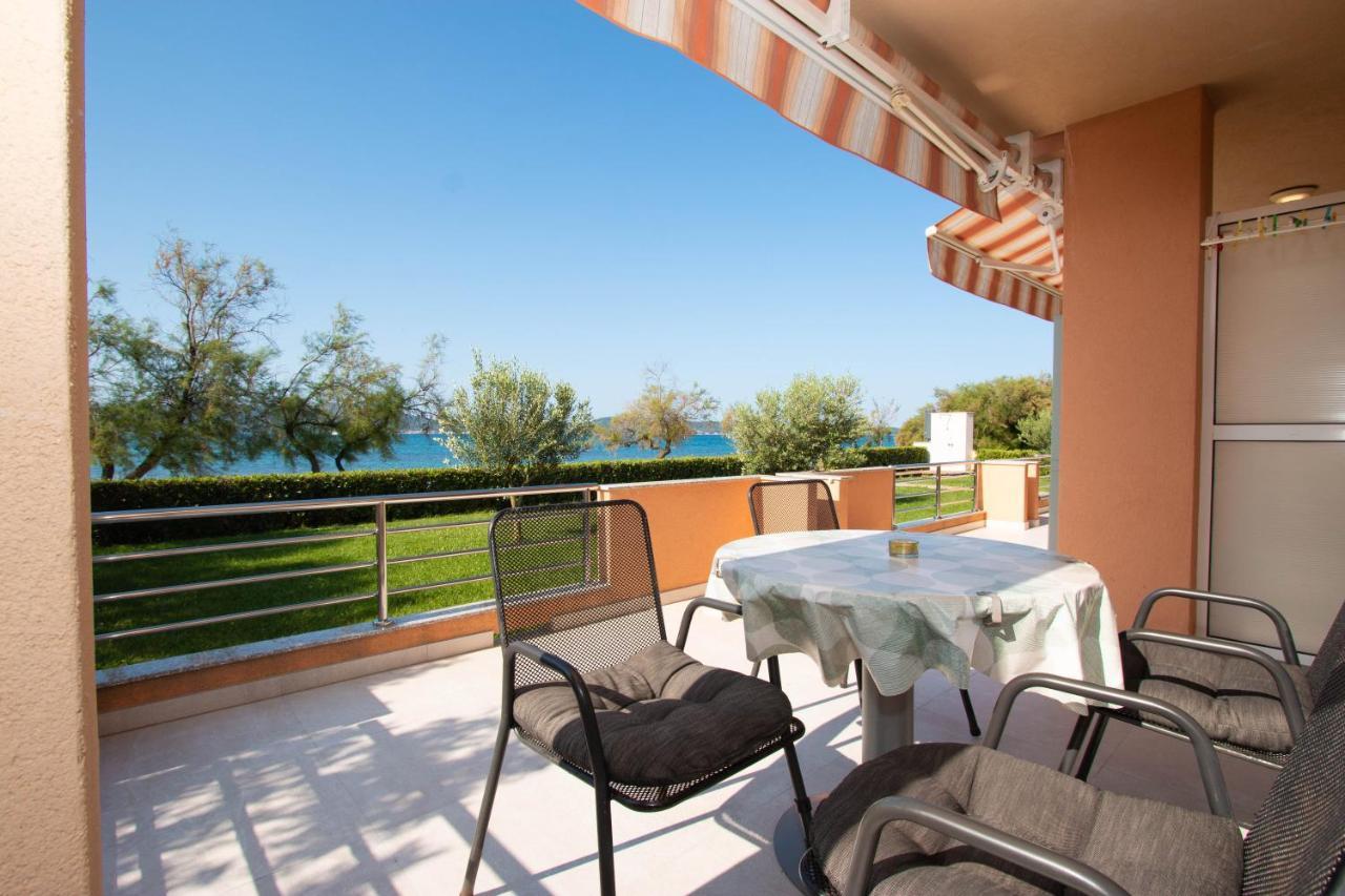 Apartments Matas Sukošan Екстериор снимка