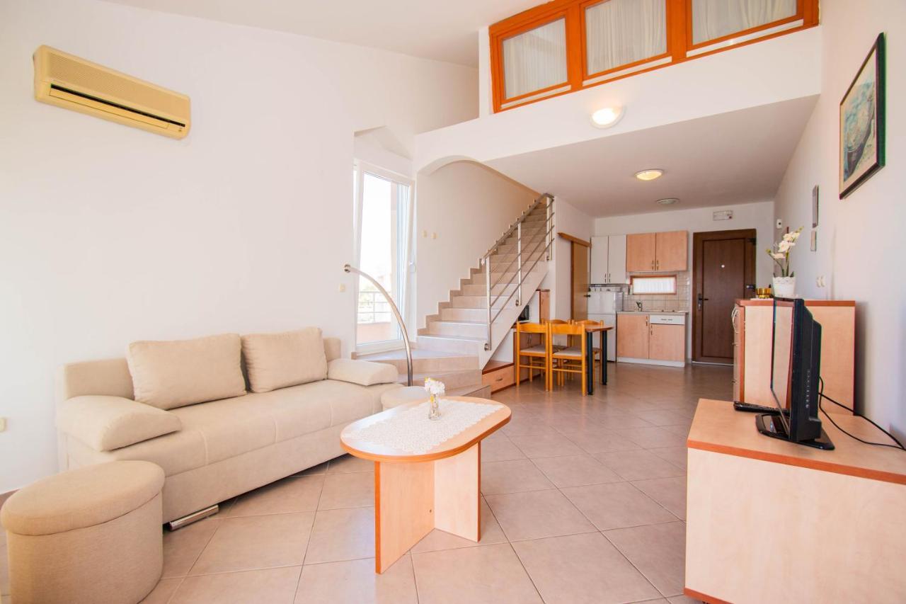 Apartments Matas Sukošan Екстериор снимка