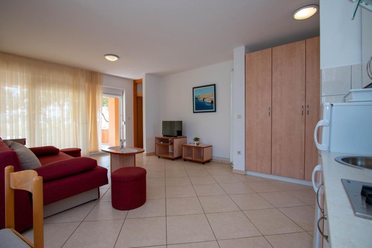 Apartments Matas Sukošan Екстериор снимка