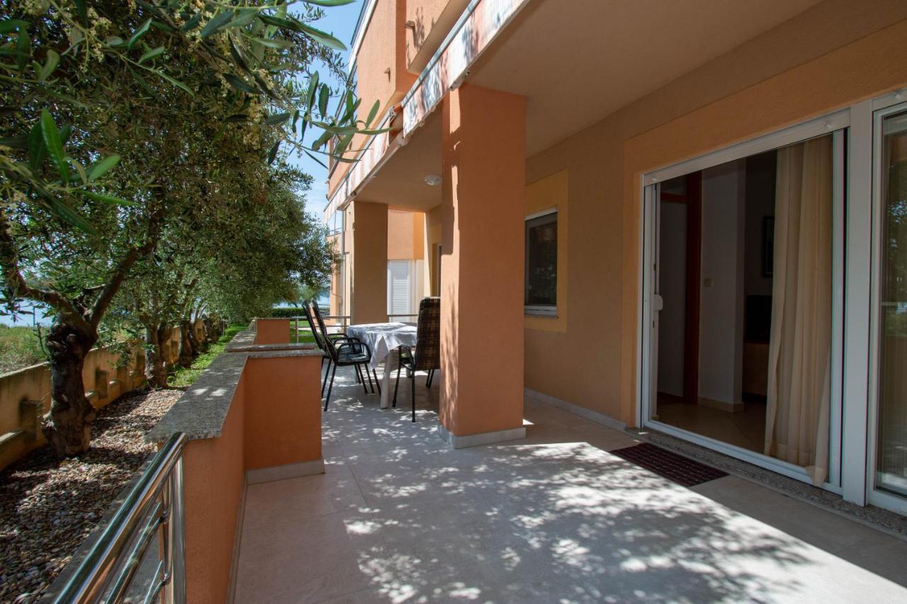 Apartments Matas Sukošan Екстериор снимка