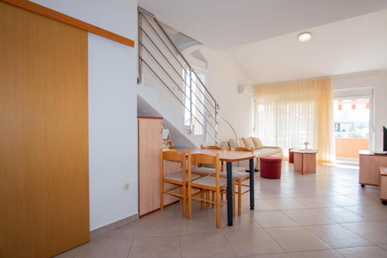 Apartments Matas Sukošan Екстериор снимка