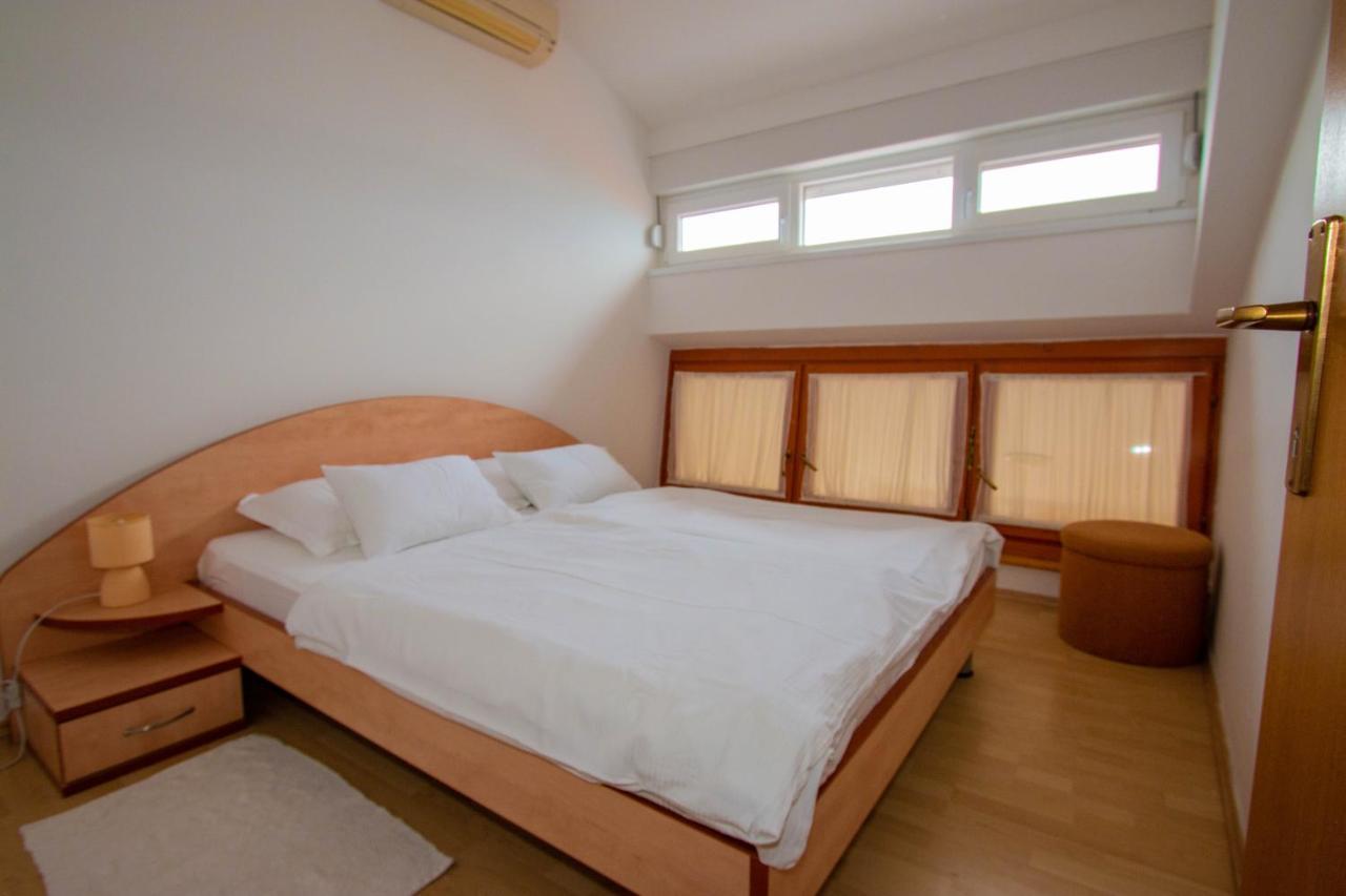 Apartments Matas Sukošan Екстериор снимка