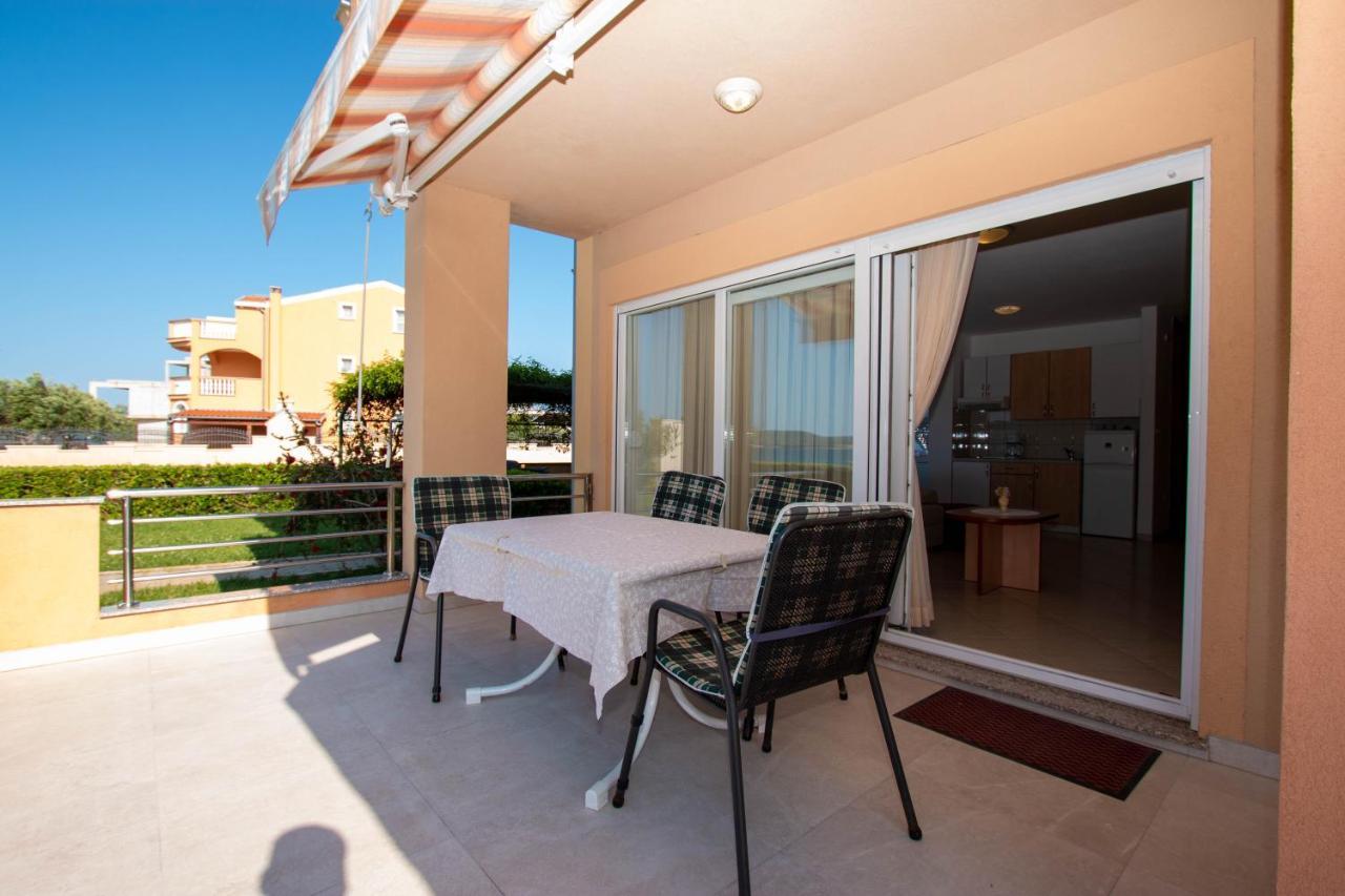 Apartments Matas Sukošan Екстериор снимка