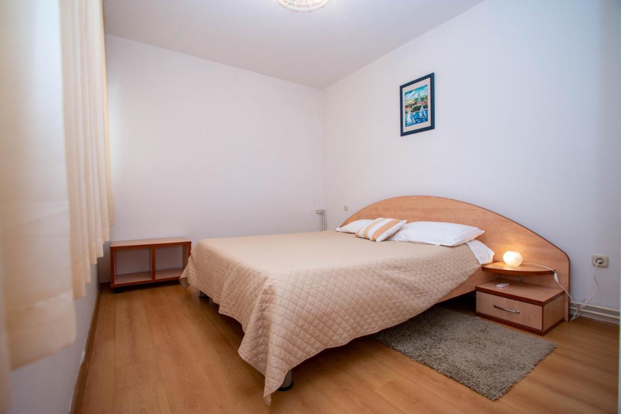 Apartments Matas Sukošan Екстериор снимка