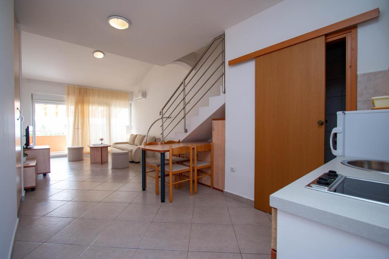 Apartments Matas Sukošan Екстериор снимка