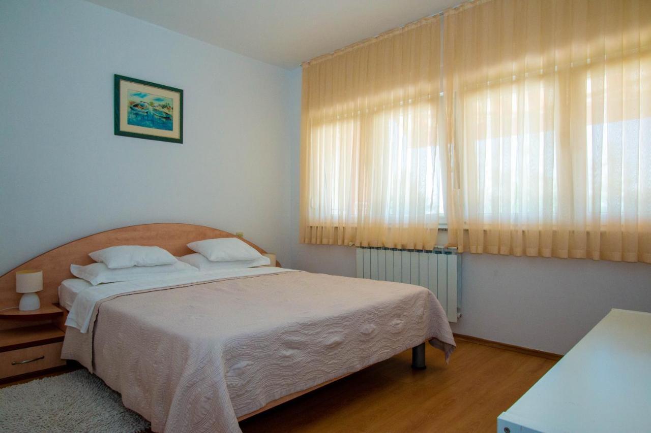 Apartments Matas Sukošan Екстериор снимка