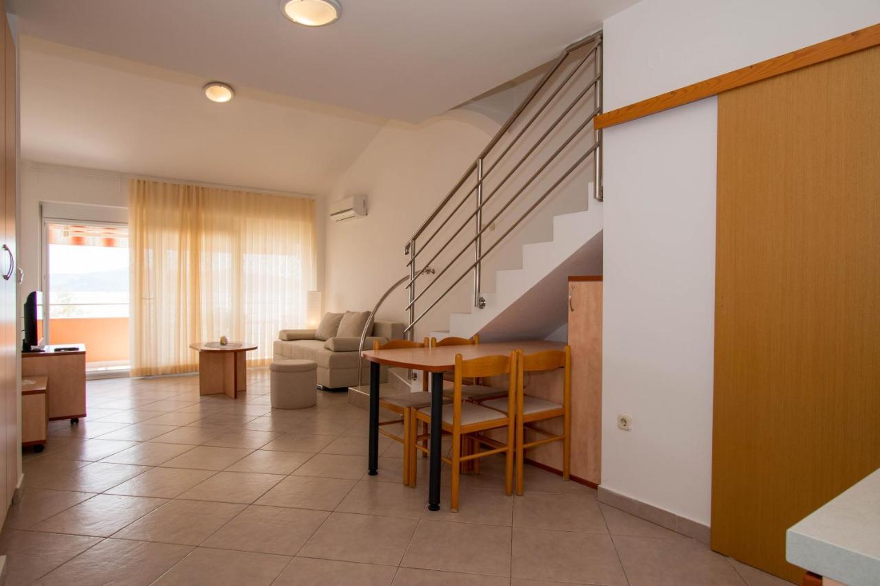 Apartments Matas Sukošan Екстериор снимка